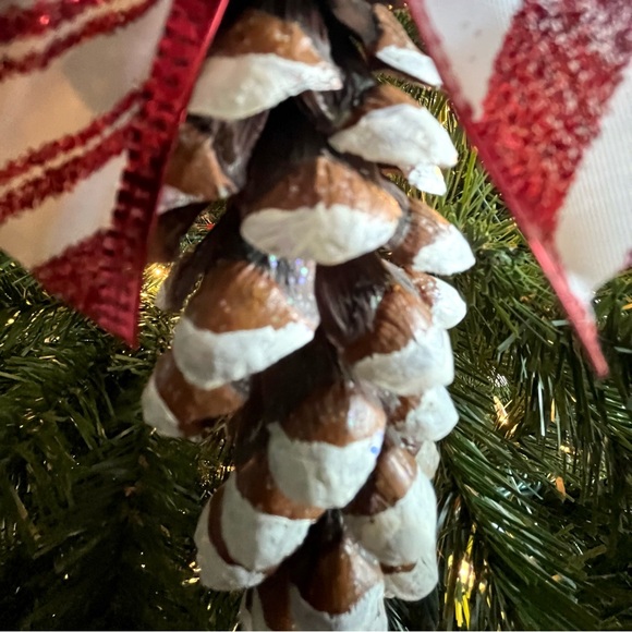 6 Pinecone Ornament Christmas Set - Picture 2 of 5